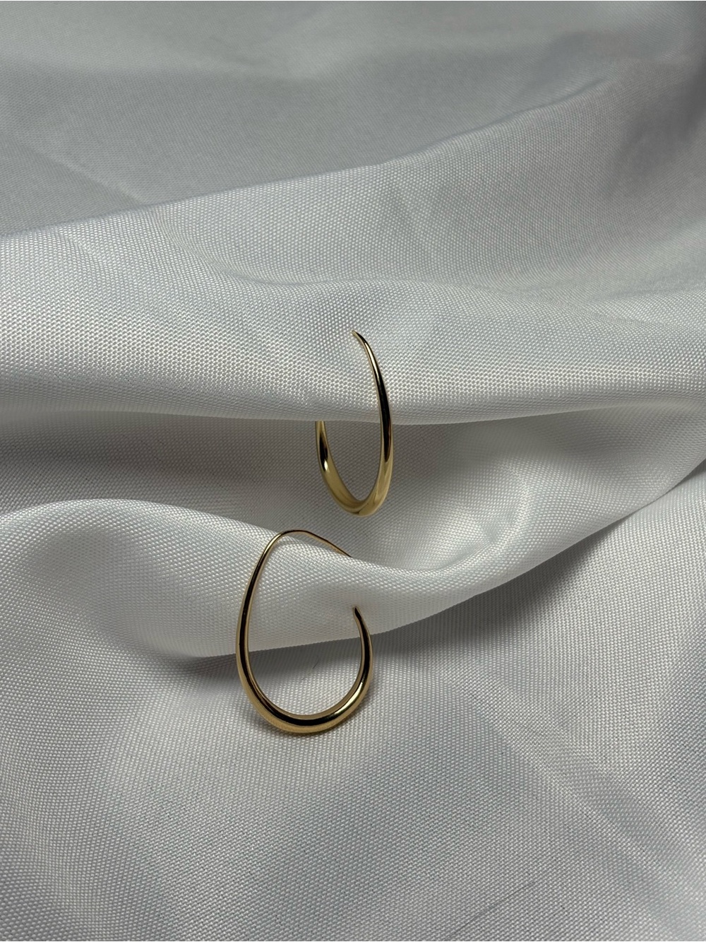 Minimalist Gold Hoop Earrings - Sleek Teardrop Design